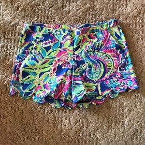 Lilly Pulitzer Scalloped Shorts, Size 6